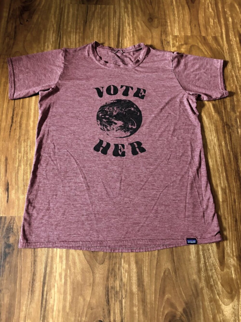 Patagonia Vote Her heathered dusty maroon / lavender tee 50+ UPF size M